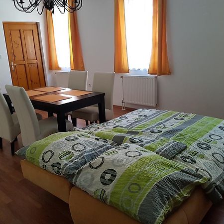 Apartman Kaszas Central Mosonmagyaróvár Eksteriør billede