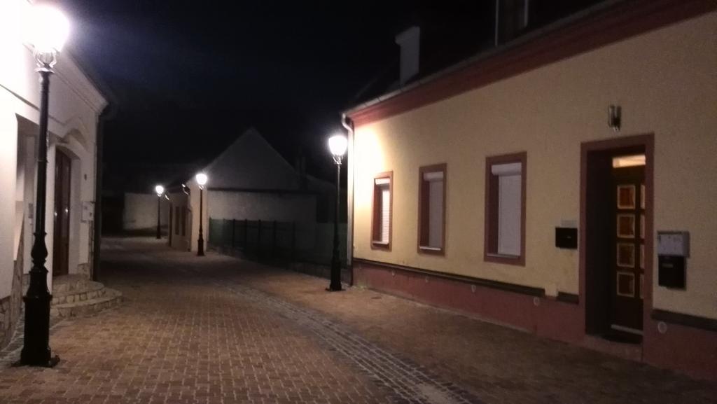 Apartman Kaszas Central Mosonmagyaróvár Eksteriør billede