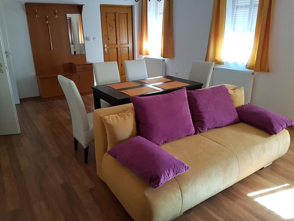 Apartman Kaszas Central Mosonmagyaróvár Eksteriør billede